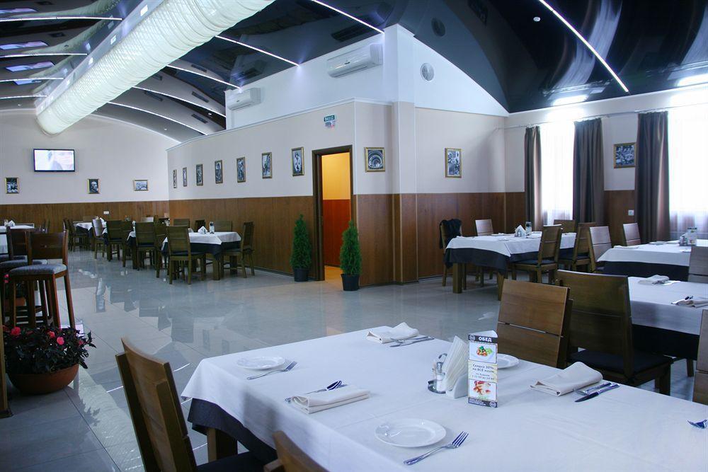 Hotel An-2 Харків Екстер'єр фото