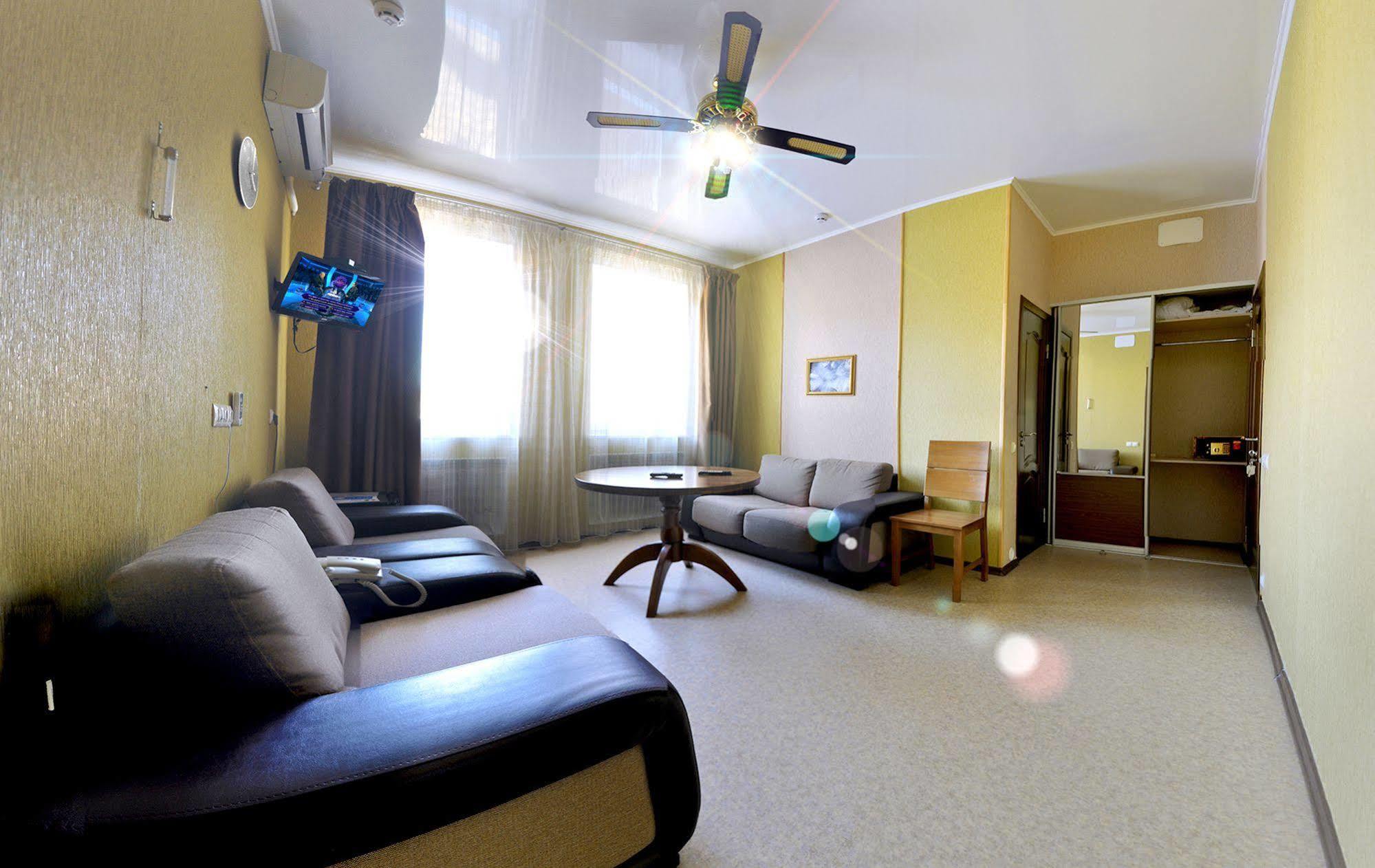 Hotel An-2 Харків Екстер'єр фото